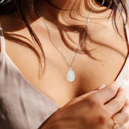 Stone Pendant Necklaces Gemstone Dangle Necklace 18K Gold Plated Teardrop Pendant Necklace for Women - color: White Silver