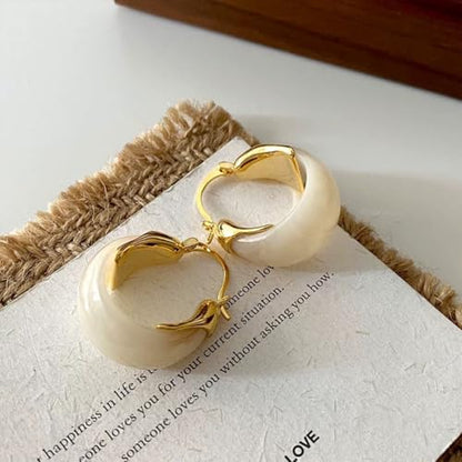Retro Chunky Gold Brown Amber Hoop Earring, Trendy Boho White Resin Dangling Earrings for Women Dainty Minimalism Daily Party Jewelry Gifts Accessories - color: White