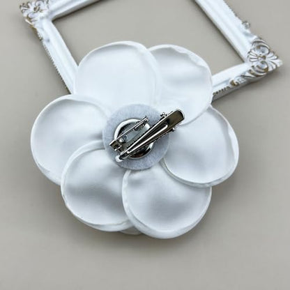 Collar Chain Pin for Men and Women - Hanging Tassel Brooch Lapel Pin for Business Suits - Bar Pin With Long Chain - Gifts - color: L: white flower