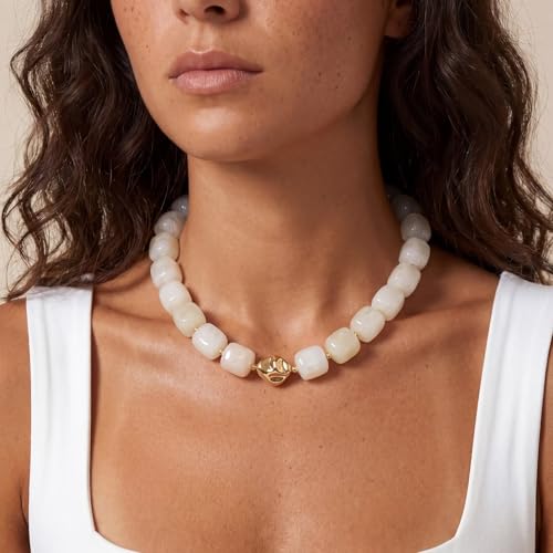 Beaded Necklaces for Women Boho Chunky Necklace Statement Big Resin Bead Choker Fashion Summer Beach Jewelry - color: Cream White