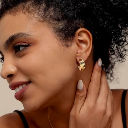 Golden Hoop Earrings For Women The Twisted Close-Fitting Hoop Shape Is Crafted With Gold-Plated Material And S925 Silver Pins Light Luxury Elegant Unique And Minimalist Style - color: GEE4010-Gold