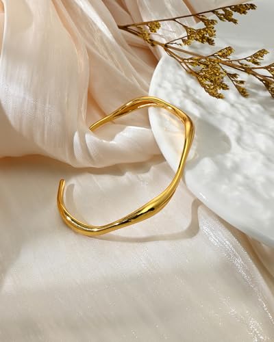 Thin Wavy Cuff Bracelet - Adjustable Irregular Bangle for Women Silver & Gold - color: Gold