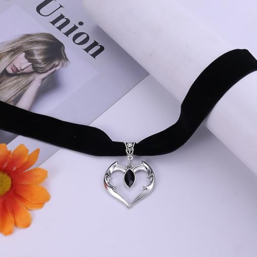 Gothic Black Velvet Goth Choker Necklace for Women,Cameo Black Choker Crow Skull Pendant Necklace Vintage Collar Skull Necklace Gothic Jewelry - style: Heart silver black