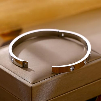 Women's Stainless Steel 18K Gold-Plated Cubic Zirconia Bracelet, Love and Friendship Jewelry Bracelet, Cuff Crystal Jewelry for Mother's Day, Father's Day, Valentine's Day, the Best Gifts for Married and Birthdays - color: Zircon Silvery