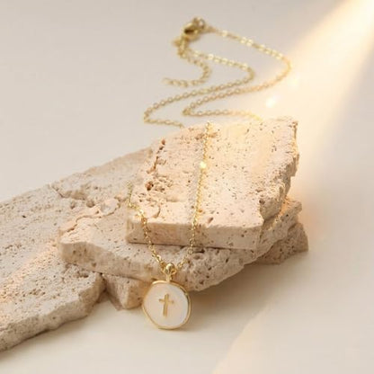 Dainty Necklace Initial Necklace For Women Round Moon star Clover Pendant Chain Coin Necklaces - color: P