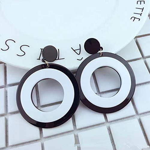 Fashion White Black Dangle Earrings Round Square Triangle Heart Shape Acrylic Simpleism Geometric Drop Earrings for Women (Round)