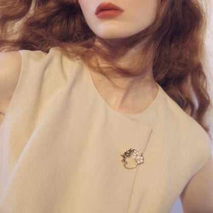 SHE'S FREE STYLE JUST FOR YOU Handmade Gardenia Brooches and Pins For Women, Enamel Flower Brooch Green Leaves Pins Hand Dripping Oil Jewelry Brooch Pins Fashion Garland Safety Pins - color: Green