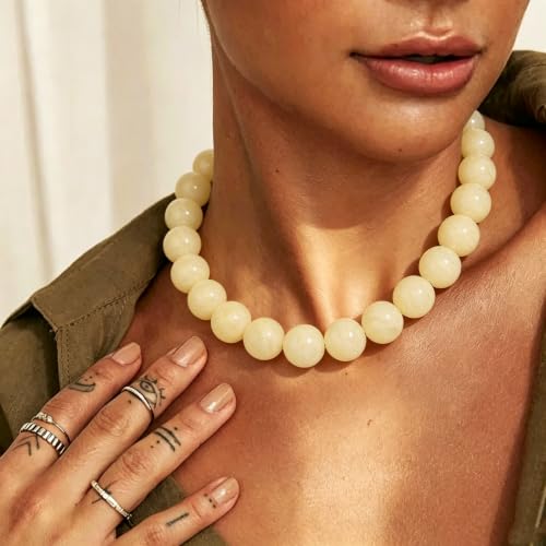 Chunky Necklaces for Women Trendy 20MM Large Resin Beaded Necklace Bold Statement Chunky Choker Necklace Boho Beads Summer Beach Jewelry - color: Off-white