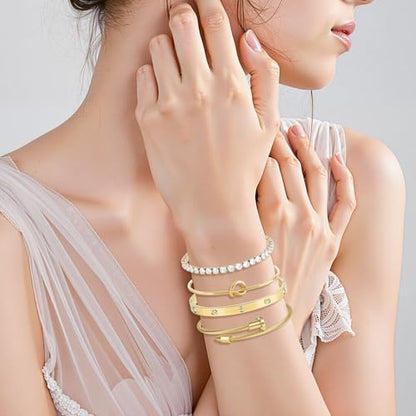 Bracelet Bangle Set, 4pcs Stackable Four Leaf Gold Bracelet Set for Wife Mom Girlfriend - color: Gold (K2)