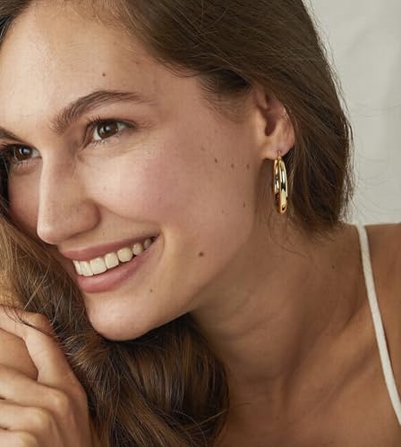 Golden Hoop Earrings For Women The Twisted Close-Fitting Hoop Shape Is Crafted With Gold-Plated Material And S925 Silver Pins Light Luxury Elegant Unique And Minimalist Style - color: GEE4019-Gold