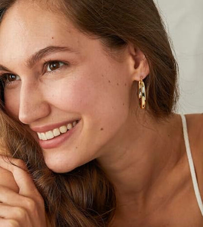 Golden Hoop Earrings For Women The Twisted Close-Fitting Hoop Shape Is Crafted With Gold-Plated Material And S925 Silver Pins Light Luxury Elegant Unique And Minimalist Style - color: GEE4019-Gold