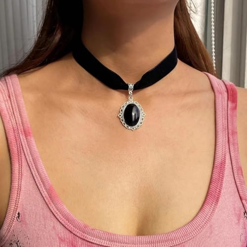 Qceasiy Gothic Black Necklace for Women, Adjustable Victorian Velvet Lace Collar, Halloween Party Cosplay Jewelry Gift - style: Black Gem