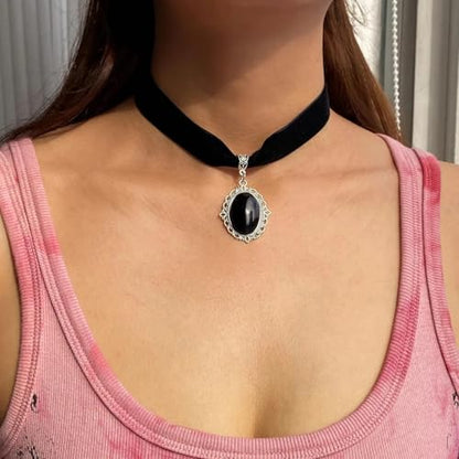 Qceasiy Gothic Black Necklace for Women, Adjustable Victorian Velvet Lace Collar, Halloween Party Cosplay Jewelry Gift - style: Black Gem