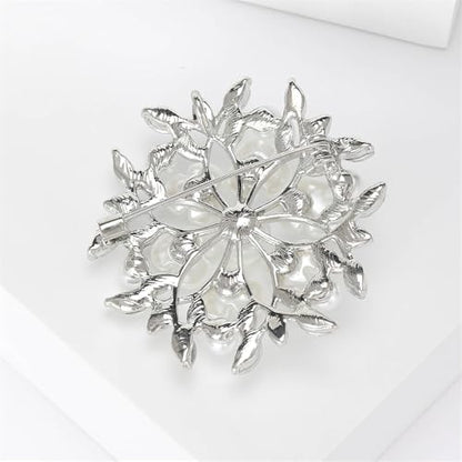 Shell Pearl Flower Flower Wreath Rhinestones Statement Brooches Lapel Pins for Women Girls Fashion Dainty Gold Tone Crystal Floral Brooch Pin for Dresses Suit Wedding Party Trendy Jewelry - color: Silver