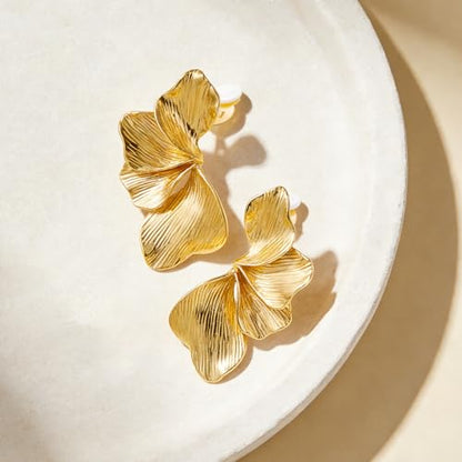 Chunky Flower Clip on Earrings for Women 14K Gold Plated No Piercing Floral Stud Earring Lightweight Jewelry Gifts - color: Flower-C-gold