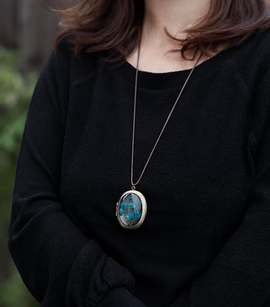 Handmade Oval Shaped Photo Locket with dried Pressed Flowers Locket pendant Necklace - style: Blue Baby's Breath