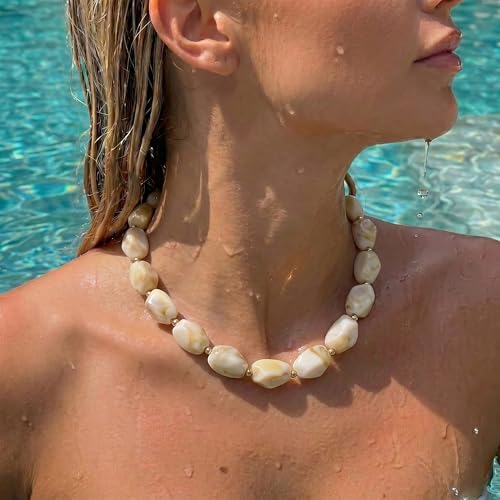 Boho Chunky Beaded Necklace for Women Lightweight Resin Beads for Summer Beach & Vacation Trendy Statement Jewelry Gift for Her - color: Beige