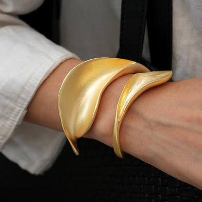 Chunky Cuff Bracelets for Women Leaf Gold Statement Bangle Bracelets Exaggerate Hammered Open Bangles Jewelry - color: Gold