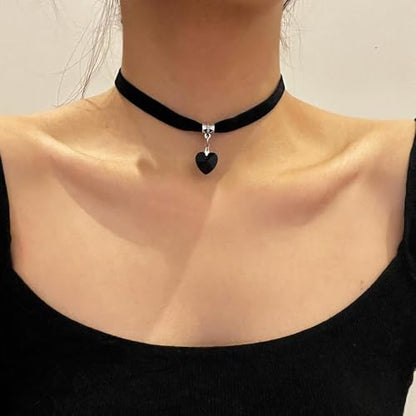 Qceasiy Gothic Black Necklace for Women, Adjustable Victorian Velvet Lace Collar, Halloween Party Cosplay Jewelry Gift - style: Black Heart