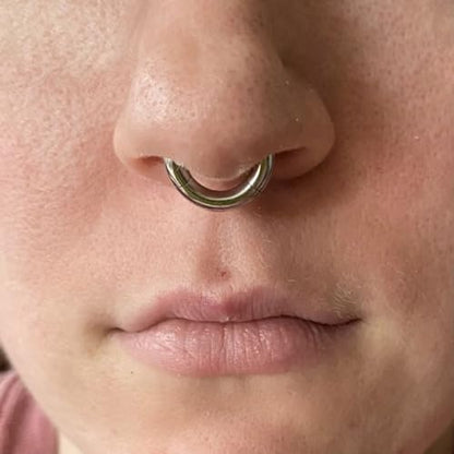 4G/6G/8G/10G/12G/14G/16G/18G/20G Hypoallergenic Nose Hoop Rings Steel Hinged Clicker Segment Gold/Rose Gold/Black/Pink Color - style: 1pc: 8g×10mm Silver-tone