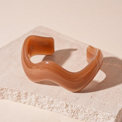 Creative Wave-shaped Opening Cuff Bracelets Statement Colorful Geometric Chunky Bangle Bracelets Acrylic Resin Irregular Wristbands for Beach Vacation Jewelry - color: Coffee