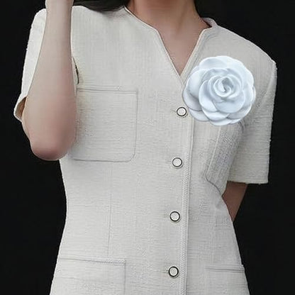 Collar Chain Pin for Men and Women - Hanging Tassel Brooch Lapel Pin for Business Suits - Bar Pin With Long Chain - Gifts - color: L: white flower