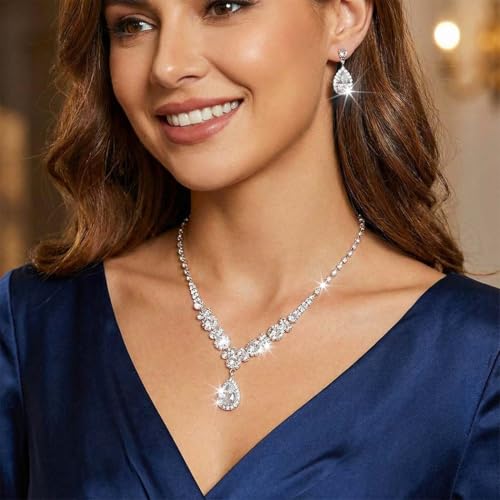 Unicra Bride Silver Bridal Necklace Earrings Set Crystal Bridal Wedding Jewelry Set Rhinestone Choker Necklace for Women and Brides - color: Silver