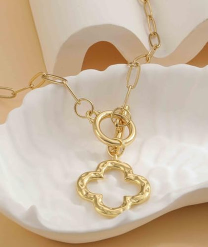 Chunky Gold Necklace for Women Trendy Non Tarnish 14K Gold Plated Paperclip Chain Charm Necklaces Chunky Heart Cross Clover Pearl Pendant Necklace with Toggle Clasp Statement Jewelry Gift for Women - color: D-Clover