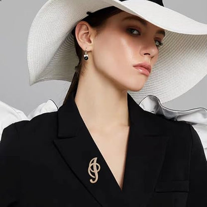 A-Z Initial 26 Letter Brooch Pins, Gold Faux Pearl Alphabet Badges Breastpin for Hat Bag Dress Coat Suit Accessory, Elegant Name Personalized Gifts for Women Men - color: I