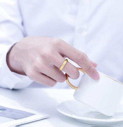 VQYSKO Hammered Tungsten Carbide Wedding Band Ring for Men Women - color: Gold 6mm