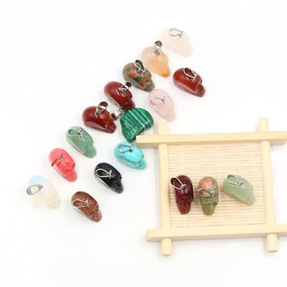 8 Pcs Natural Stone Pendants Healing Crystal Quartz Gemstone Pendants Carved Skull Shape Charms for Jewelry Making Necklace Gift
