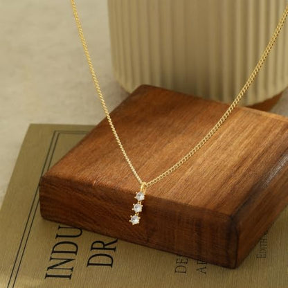 Pendant Gold Necklace for Women, Dainty 14K Gold/Silver Plated Real Pearl Diamond Pendant Choker Necklace Trendy Simple Drop Charm Necklaces Jewelry - color: Gold01