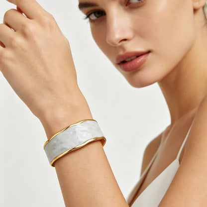 YBMYCM Chunky Shell Cuff Bracelet for Women, Hammered Boho Open Bangle | Adjustable Irregular Wide Bracelets Jewelry Gifts for Women, Perfect for Daily Wear - color: C-White