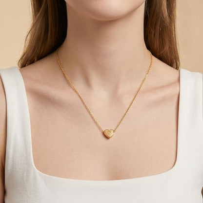 18k Gold Plated Heart Pendant Letter Necklaces for Girls Stainless Steel Initial Necklace for Women Birthday Gifts for Girls Women - color: Brushed Gold, style: Letter Q