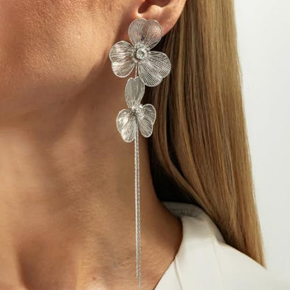 Gold Flower Tassel Dangle Earrings for Women,Boho Chunky Floral Long Fringe Statement Earring,Fashion Spring Jewelry Party Prom Accessories - color: Silver