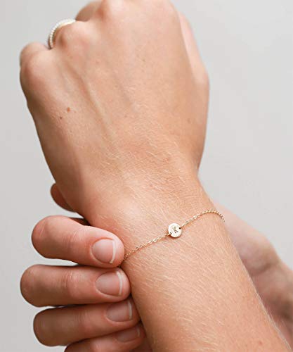 Ovian Initial Charm Bracelet for Women 18K Gold Plated stainless steel Coin Disc Engraved Letter Bracelet Personalized Monogram Name Bracelet - color: P
