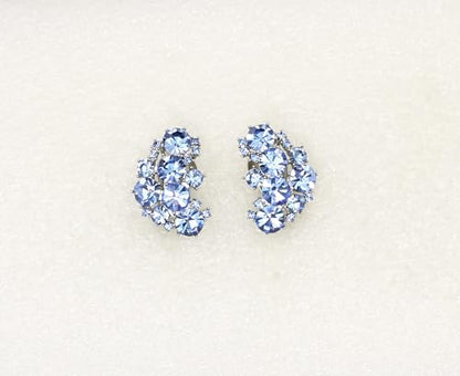 Faship Gorgeous Clip Ons Floral Earrings - color: Light blue
