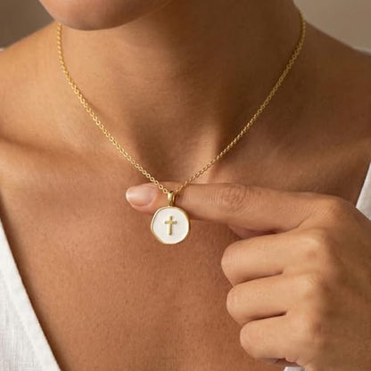 Dainty Necklace Initial Necklace For Women Round Moon star Clover Pendant Chain Coin Necklaces - color: P