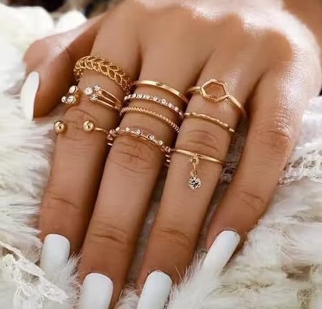 8Pcs Gold Tone Stackable Ring Set for Women Mixed Design Fashion Finger Rings with Crystal Accents Dainty Chunky Ring for Daily Wear Party Wedding Ring