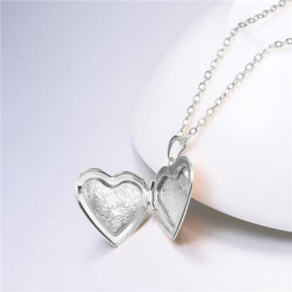 2 Pcs Locket Necklace that Holds Pictures Stainless Steel Locket Pendant Necklace Image Chain Necklaces for Women - color: Love Heart 2