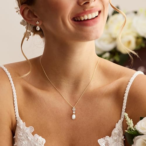 Pearl Necklaces for Women, Dainty Pearl Drop Necklace 14K Gold Plated CZ Pearls Pendant Necklace Small Gold Choker Necklaces for Women Trendy Wedding Jewelry Bridesmaids Gifts - color: Gold Plated-Leaf Pearl