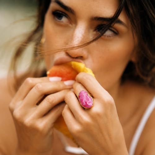 Mchic Colorful Chunky Statement Ring for Women: Boho Large Oval Acrylic Finger Ring Stainless Steel Adjustable Beach Summer Y2K Handmade Jewelry Gift for Women - color: Rose Red