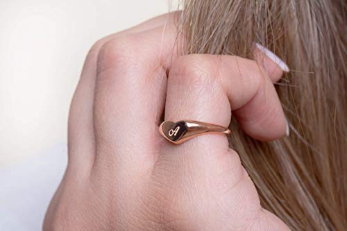 Women Heart-shaped ring in solid Gold 9k, 14k, & 18k, Heart Signet for pinky finger, Initial engraved chevalier ring, Unique love gift, RN310
