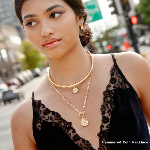 Aobei Pearl 18K Gold Plated Pendant Necklace for Women Dainty Gold Chain Choker Love Heart Disc Coin Pearl Cross Toggle Jewelry - style: Iris Flower Pendant