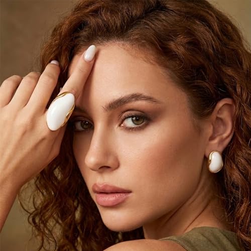 Mchic Colorful Chunky Statement Ring for Women: Boho Large Oval Acrylic Finger Ring Stainless Steel Adjustable Beach Summer Y2K Handmade Jewelry Gift for Women - color: White