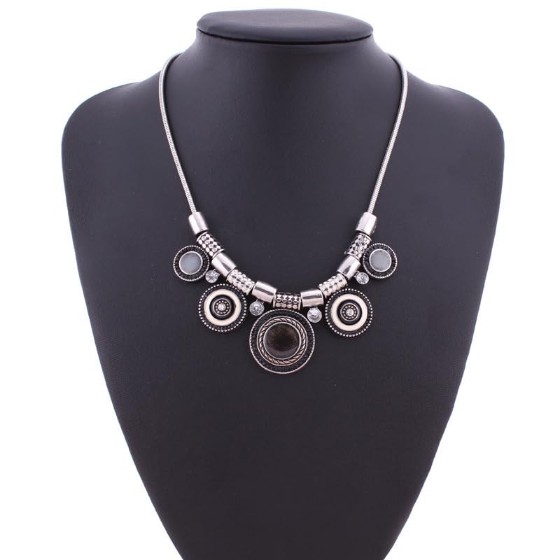Bethynas Boho Ethnic Round Charm Pendant Choker Necklace Retro Silver-Toned Hippie Chunky Neck Chain Tribal Pattern Statement Accessories for Women