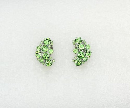 Faship Gorgeous Clip Ons Floral Earrings - color: Green / Peridot