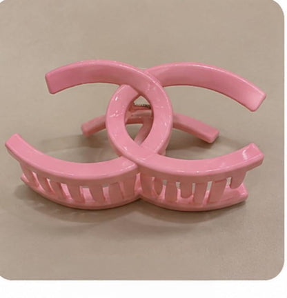 Designer Logo Hair Claw Clips,disponible color, Pink, White,Black,Brown,Beige Large Size