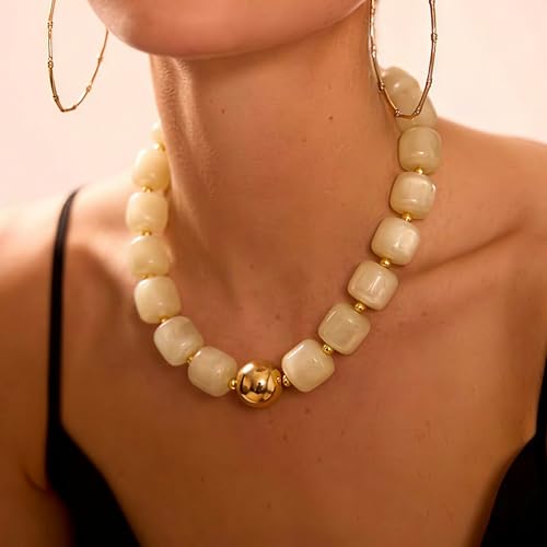 Multicolor Beaded Necklace,Chunky Cube Beaded Statement Necklace, Boho Resin Choker Necklace for Women,Lightweight & Cool, Suitable for Beach, Vacation, Daily Wear & Summer Parties - color: Beige