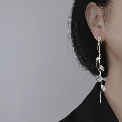 Crystal Wedding Earrings for Bridal Bridesmaid,Bride Drop Earrings Gold Chandelier Dangle Earrings for Women,Cubic Zirconia Rhinestone Dangling Earrings Prom Party Jewelry Gifts - color: Silver